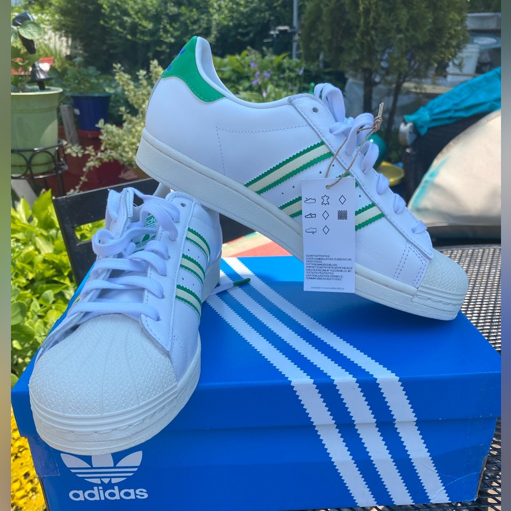 💚Adidas Originals Superstar Team Colors - White/Green Sizes 7, 9.5 or 10
